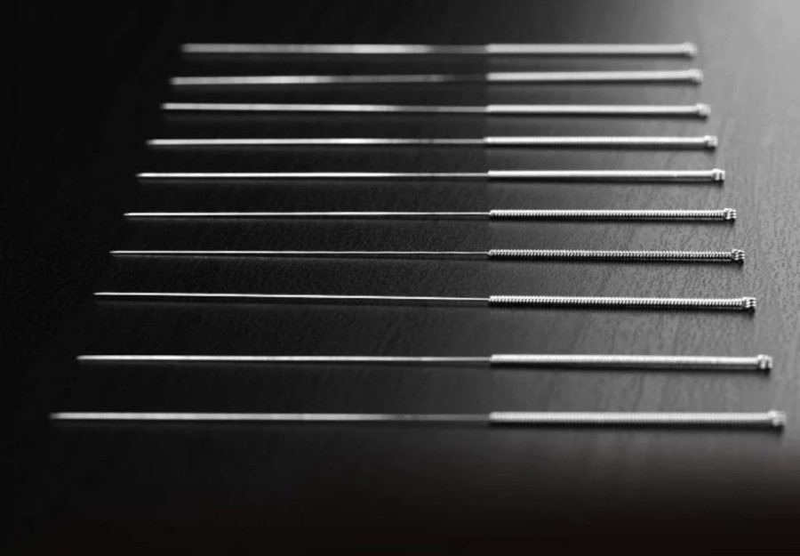 Igły do akupunktury niesilikonowane z prowadnicą opakowanie 100 szt