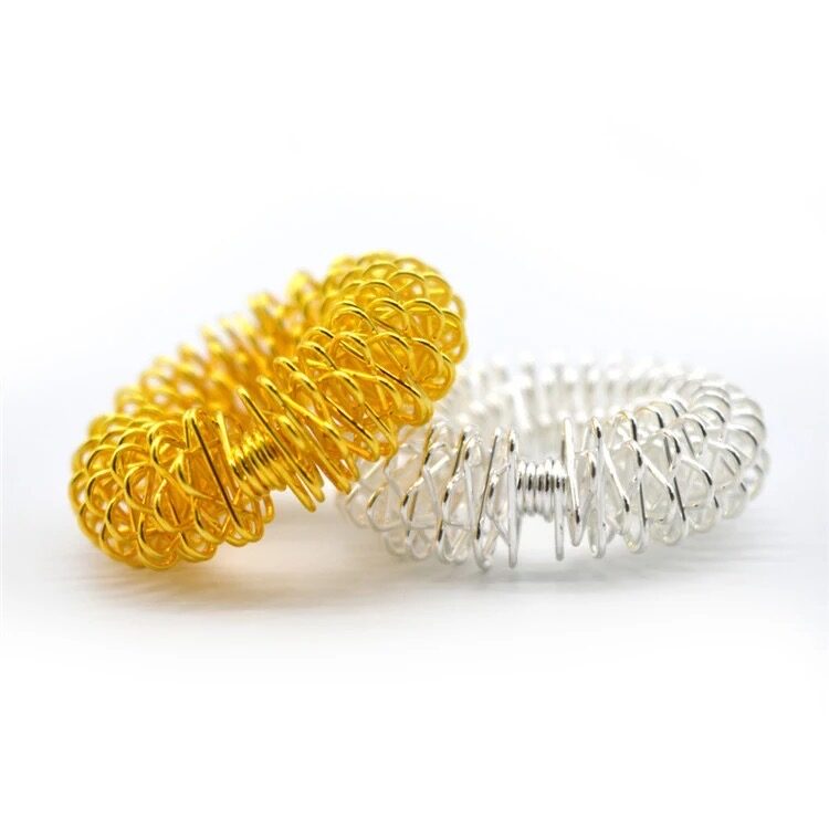 Pierścienie akupresurowe su-jok 23 mm w kolorze złotym i srebrnym – akcesoria do masażu palców wspomagające poprawę krążenia i relaks